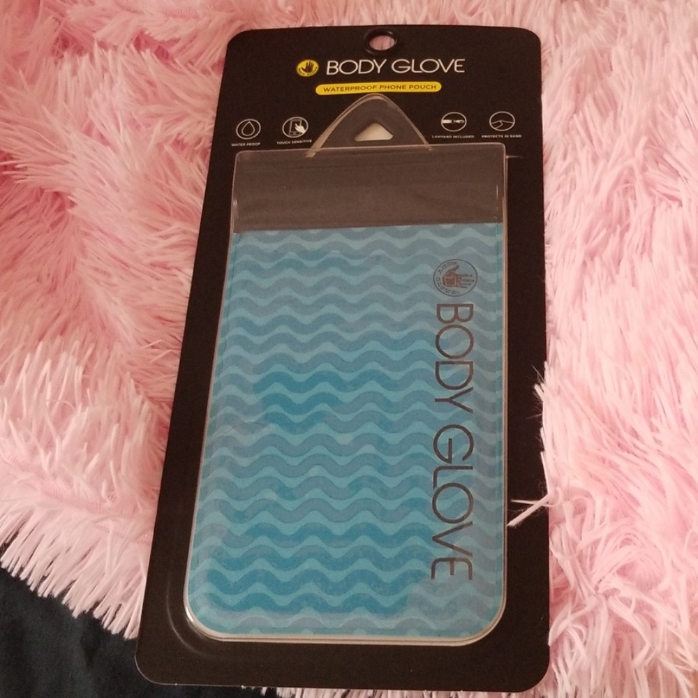 Body Glove phone pouch